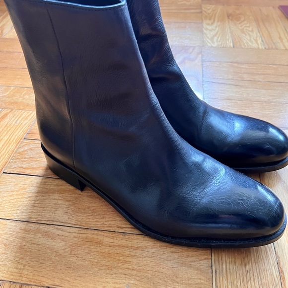 Fantastic never worn Paul Smith Chelsea boots. Black with rear zip, size 37/7.5. - Picture 2 of 8